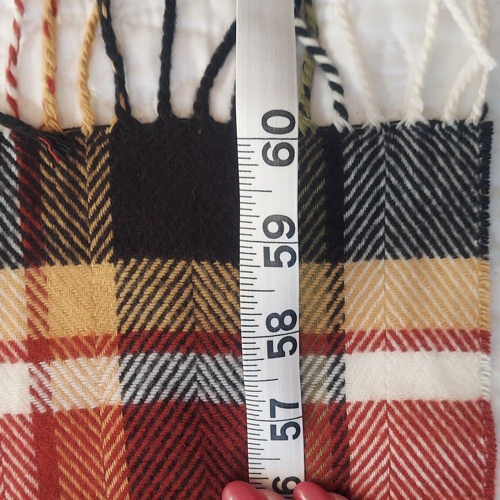 * Scarf Women's Soft Plaid Multicolor Acrylic, Bottom Fringe, Like New - Picture 6 of 6